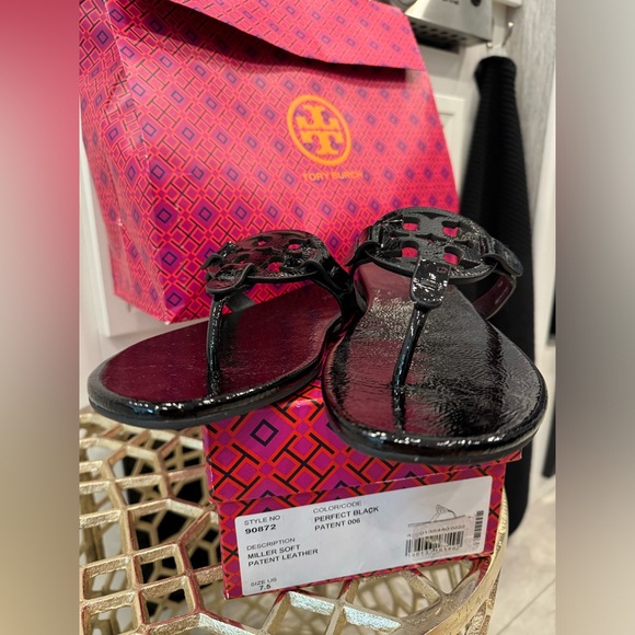 ❌SOLD❌Tory Burch’ Iconic Miller, Soft Patent Leather Sandal, Perfect Black - Picture 6 of 6